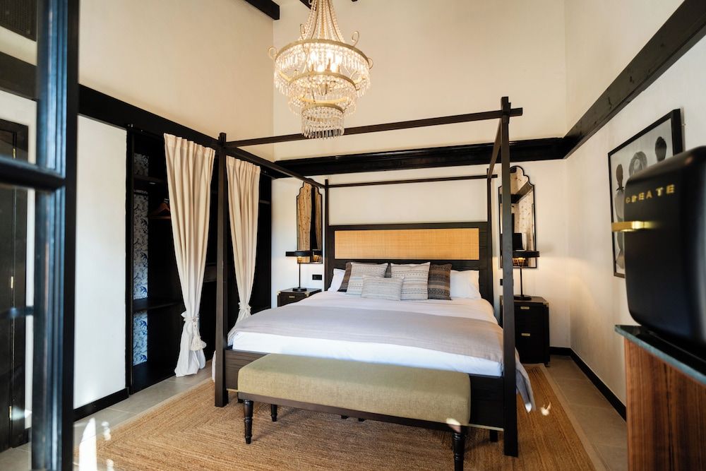 Deluxe Double Room, Pool View, Poolside