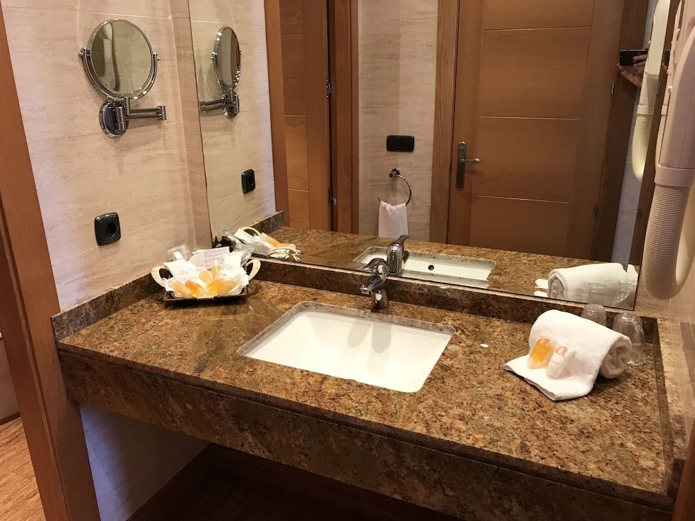 Montera Plaza Double or Twin Room 6