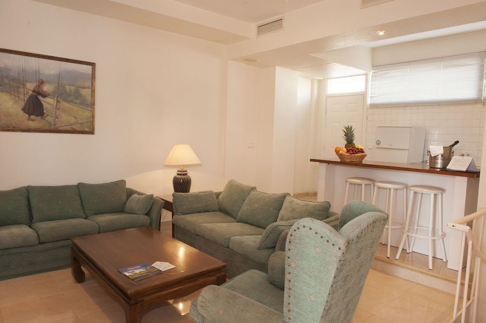 Lloyds Beach Club Aparthotel Apartment, 2 Bedrooms 5