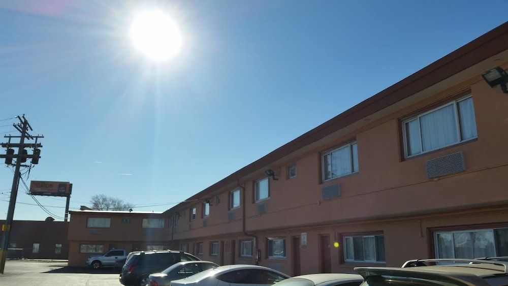 undefined Skylark Motel 5