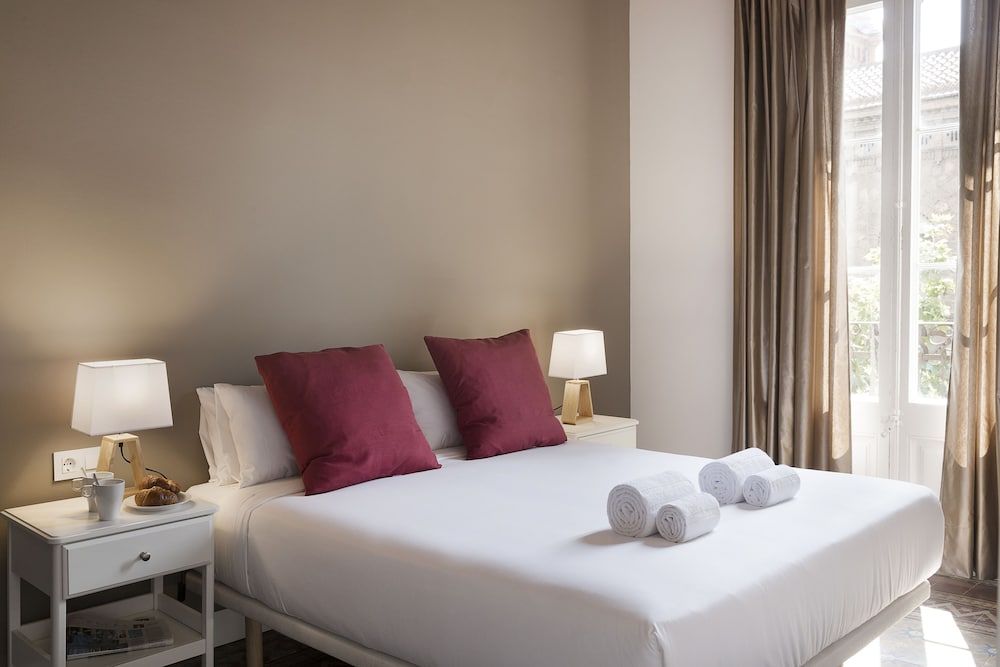 Habitat Apartments Grace Luxury Apartment, 4 Bedrooms, Balcony 4