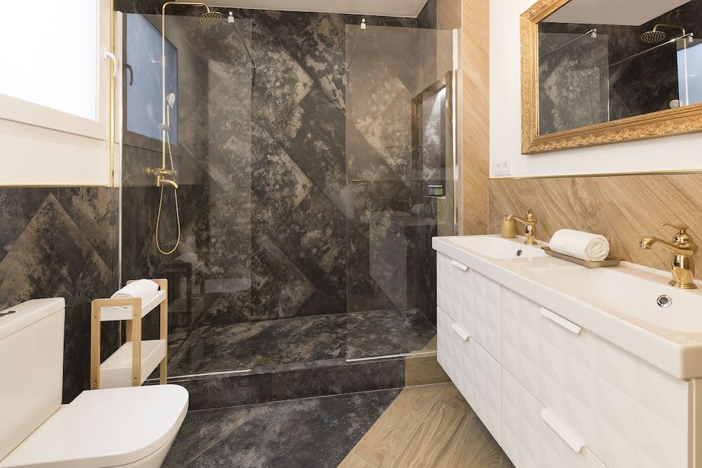 Habitat Apartments Grace Apartment, 3 Bedrooms, Balcony, City View 8