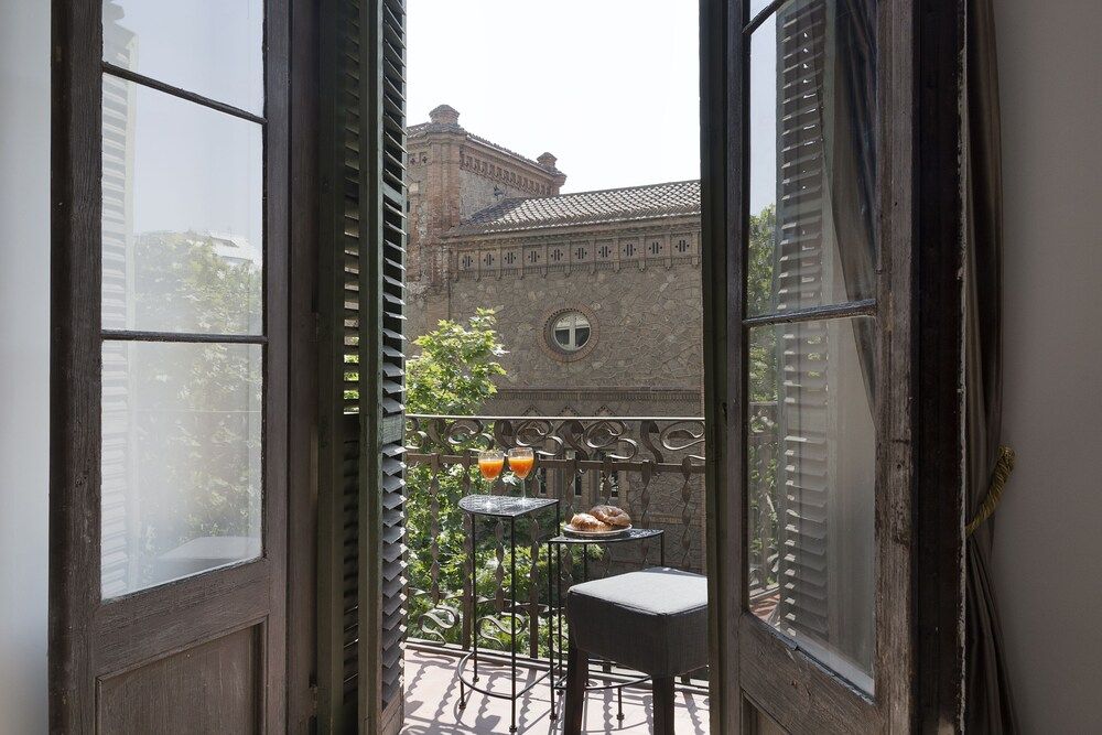 Habitat Apartments Grace Luxury Apartment, 4 Bedrooms, Balcony 7