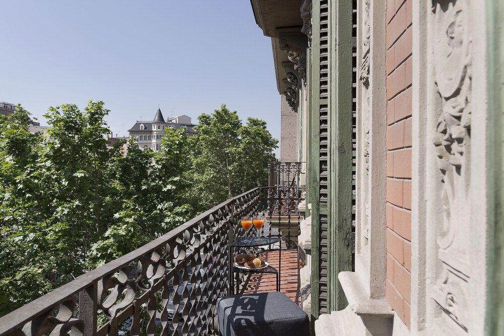 Habitat Apartments Grace Luxury Apartment, 4 Bedrooms, Balcony 8