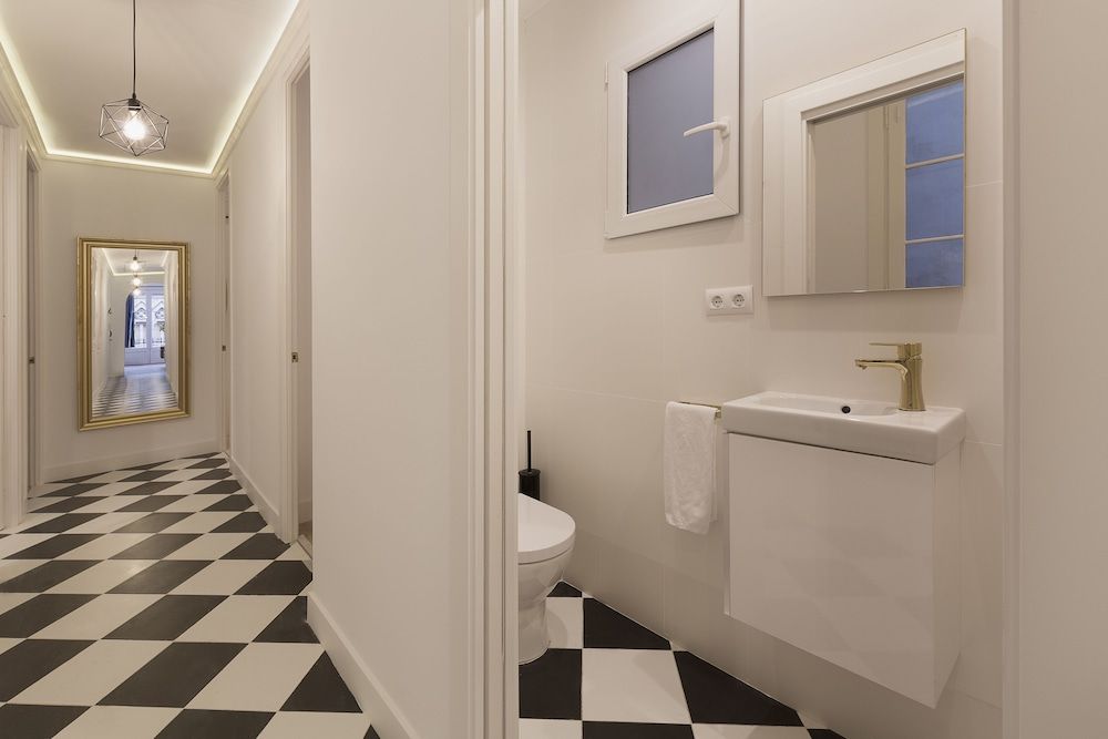 Habitat Apartments Grace Apartment, 4 Bedrooms, Balcony, City View 7