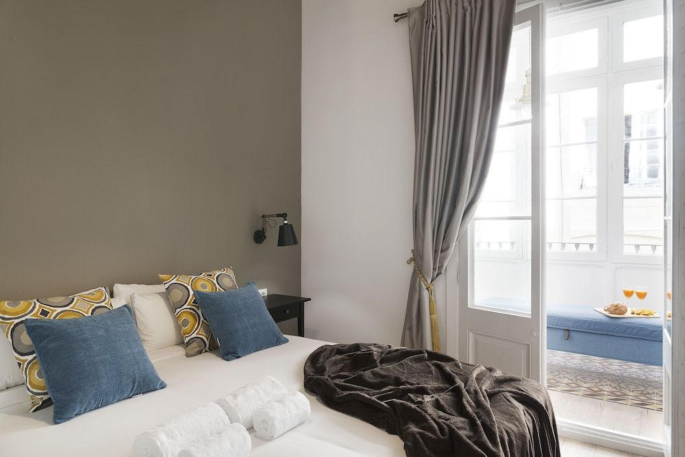 Habitat Apartments Grace Luxury Apartment, 4 Bedrooms, Balcony 5