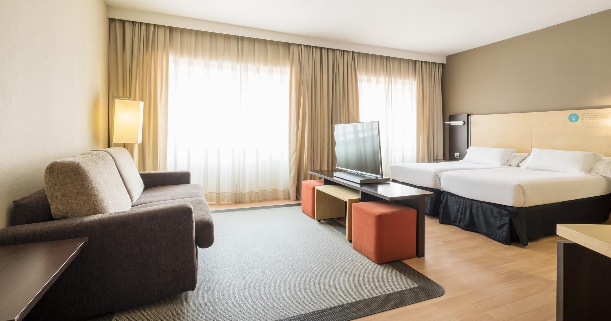 undefined Hotel ILUNION Suites Madrid 3