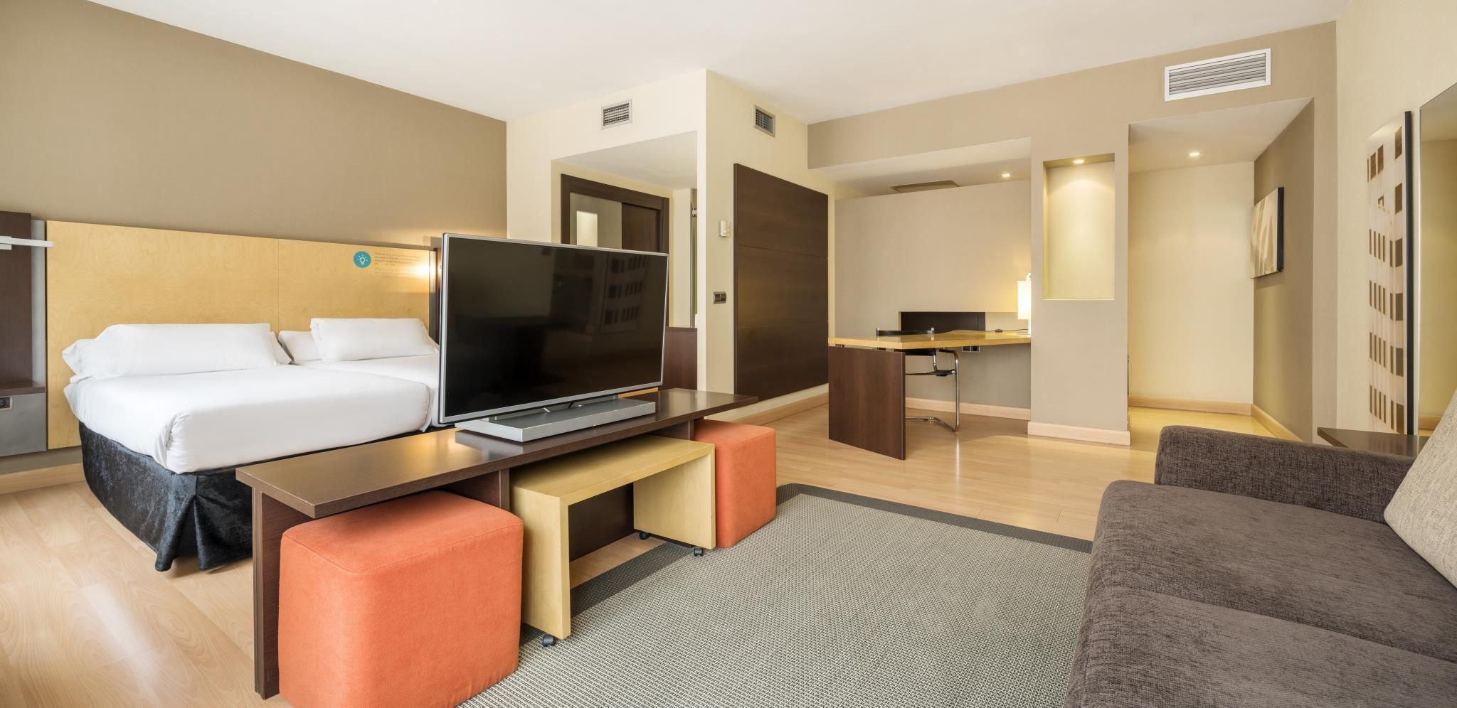 undefined Hotel ILUNION Suites Madrid 5
