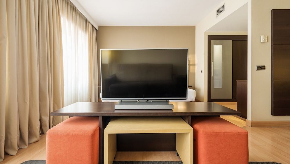 undefined Hotel ILUNION Suites Madrid 9