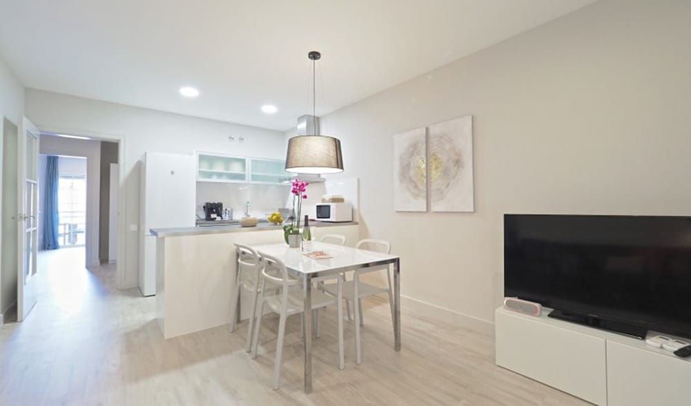 BarcelonaForRent Urban Town Suites Apartment, 2 Bedrooms 8