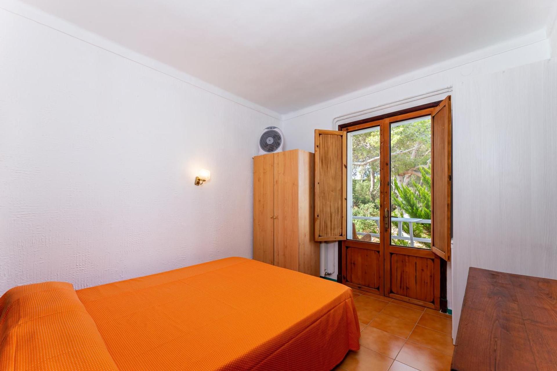 Economy Double or Twin Room with Private External Bathroom