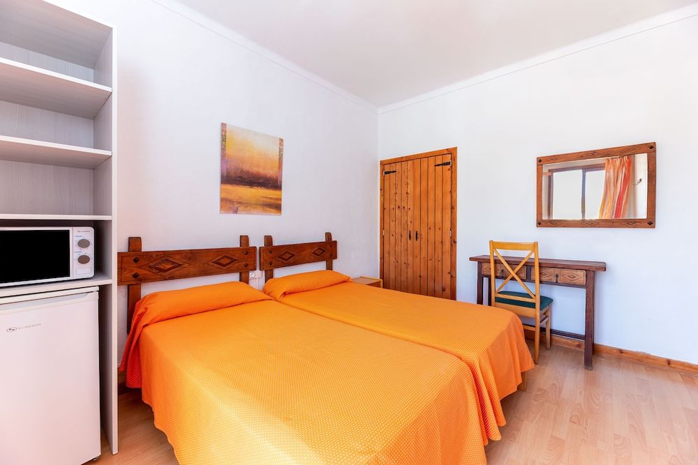 Economy (no balcony, private bathroom at corridor)