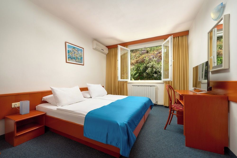 Family Room, 2 Bedrooms, Park View