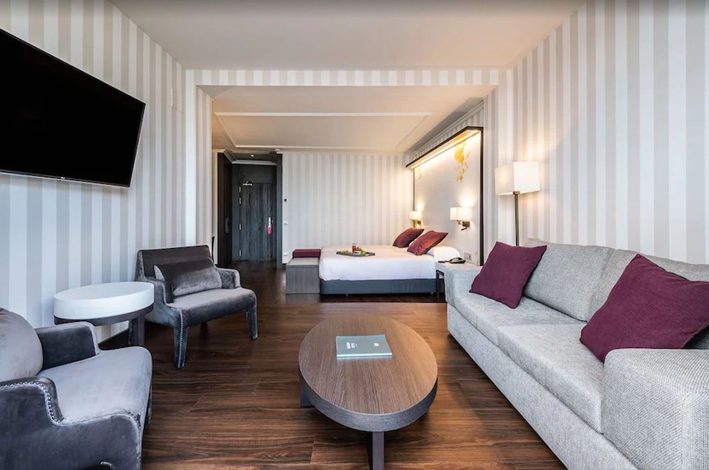 undefined Intelier Palacio de San Martín Hotel 8