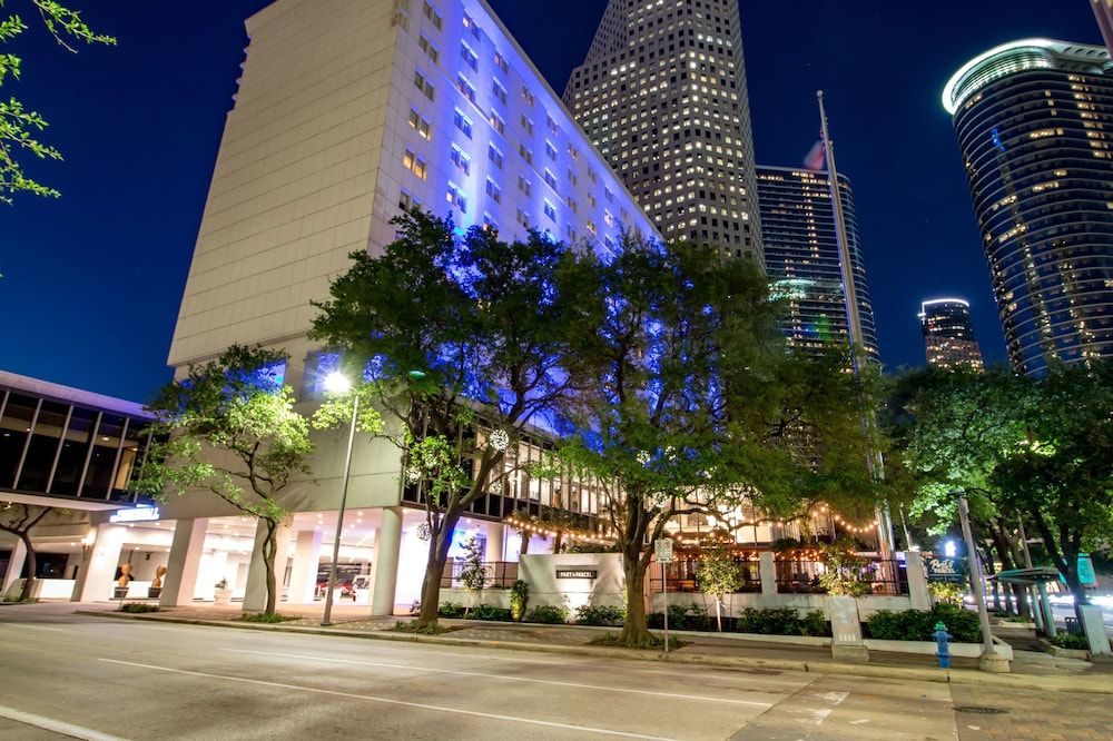 undefined The Whitehall Houston 5