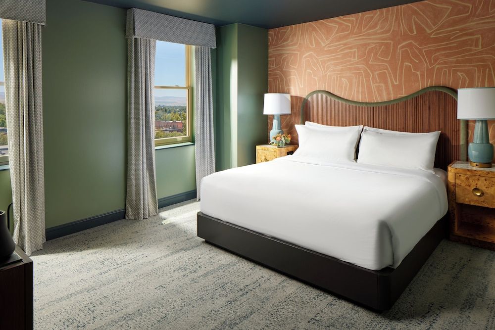 Room, 1 King Bed, Tower