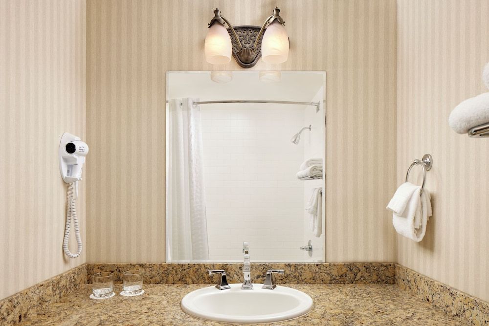 Junior Suite (West)