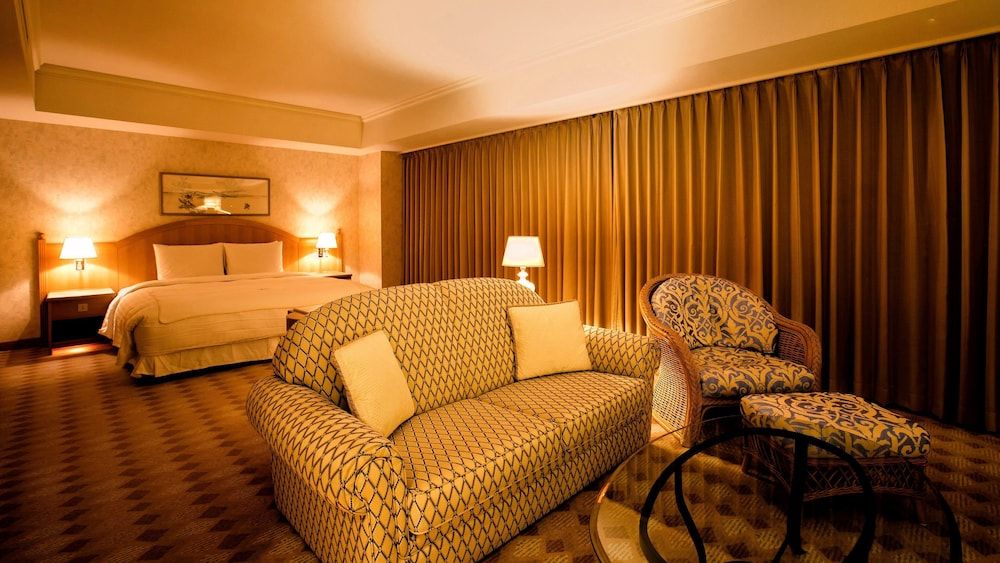 Suite, 1 King Bed (Sea Side)