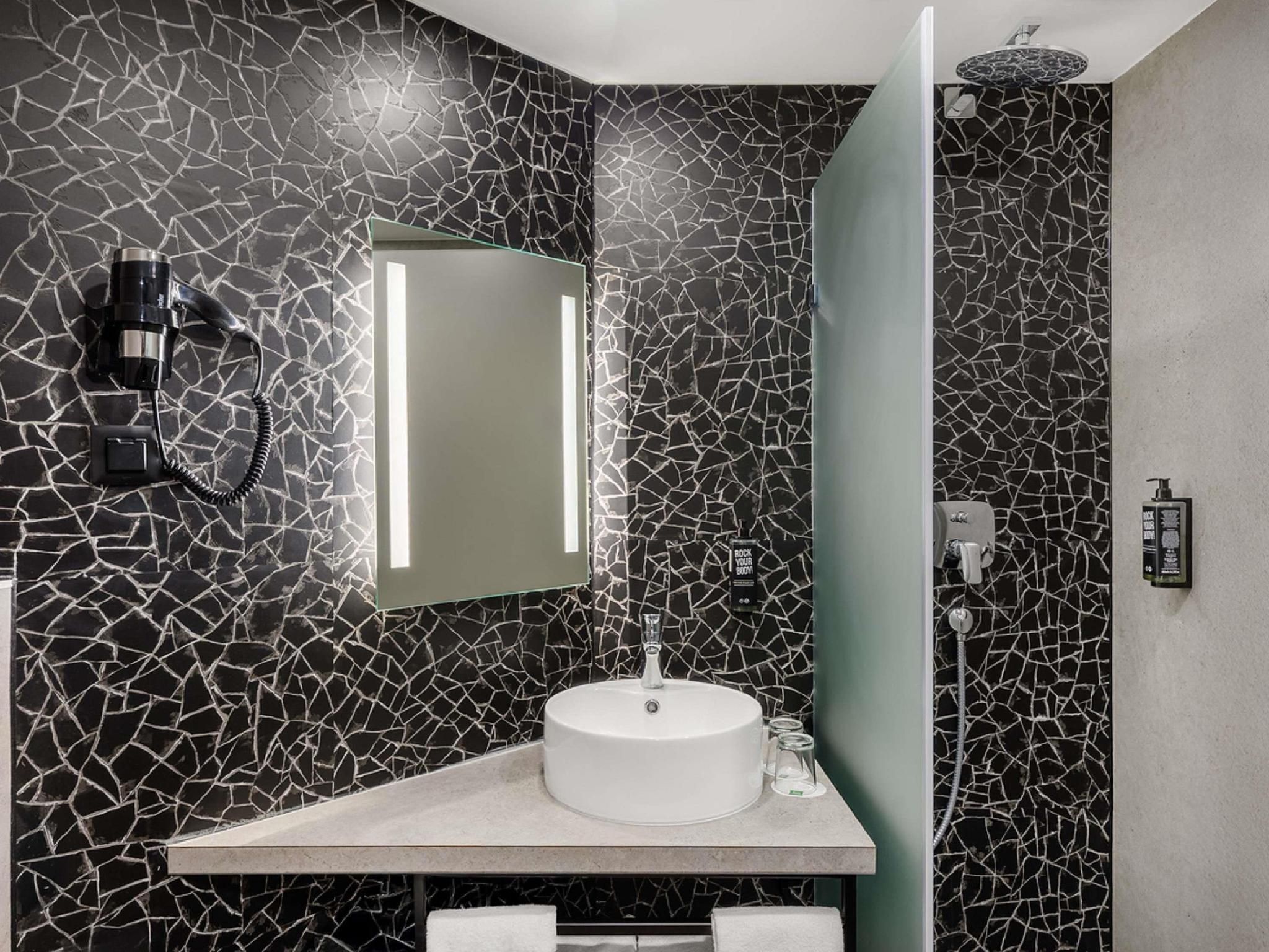 Superior Room with 1 double bed and sofa