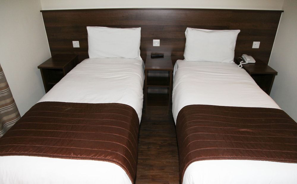 Ascot Hyde Park Hotel Standard Twin Room 2