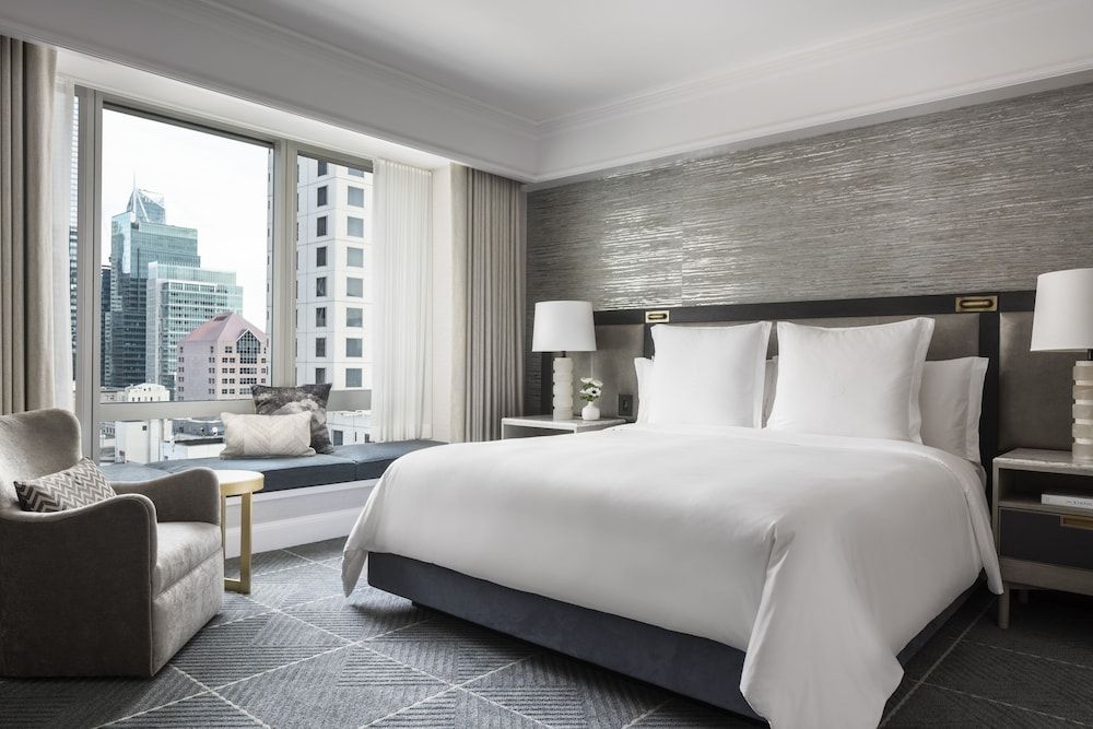 Suite, 1 King Bed with Sofa bed