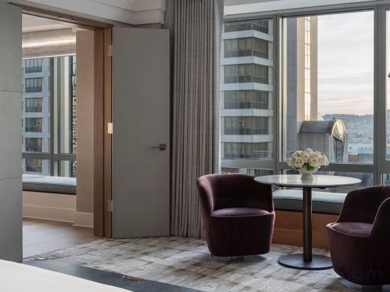 Presidential One Bedroom Suite