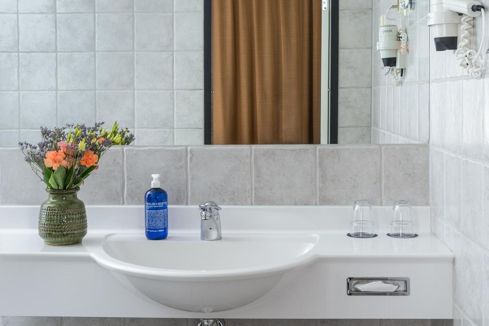 Standard Twin Room - 2x 39 in beds