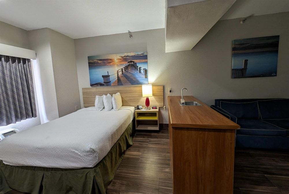 Suite, 1 Queen Bed, Non Smoking