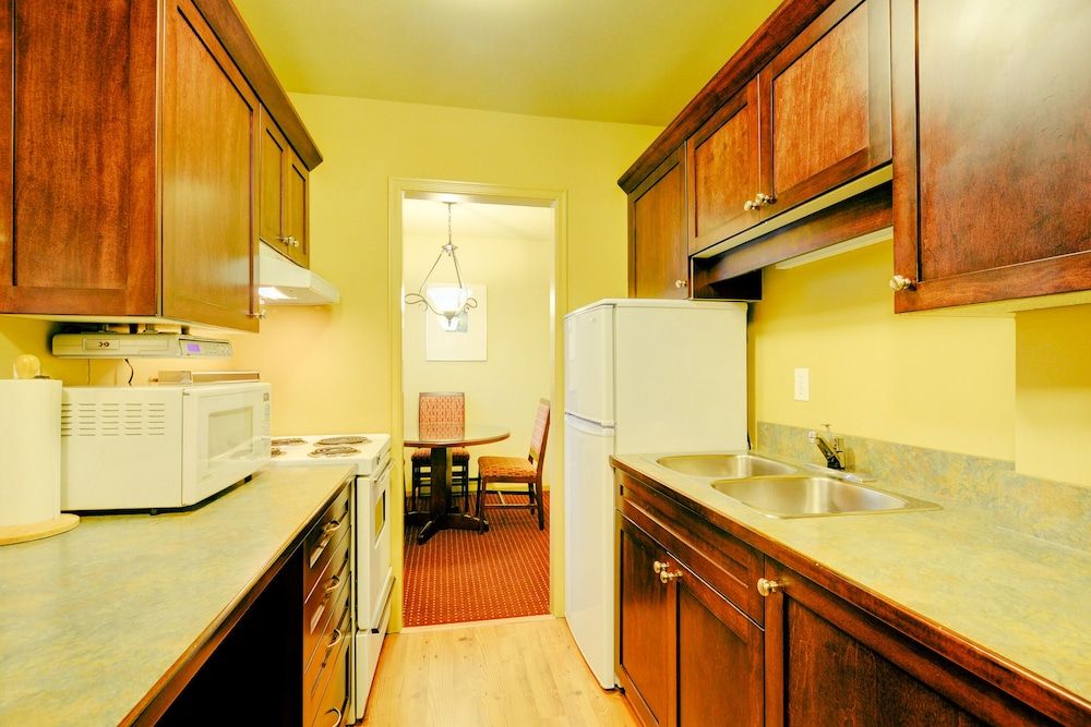 Condo, 2 Bedrooms with Stairs