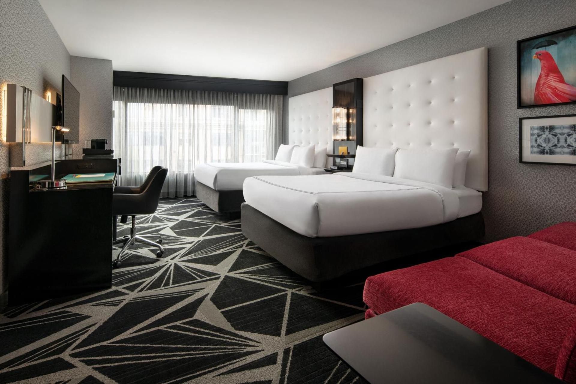 Queen Room with Two Queen Beds, City View and Adapted Tub - Mobility Accessible