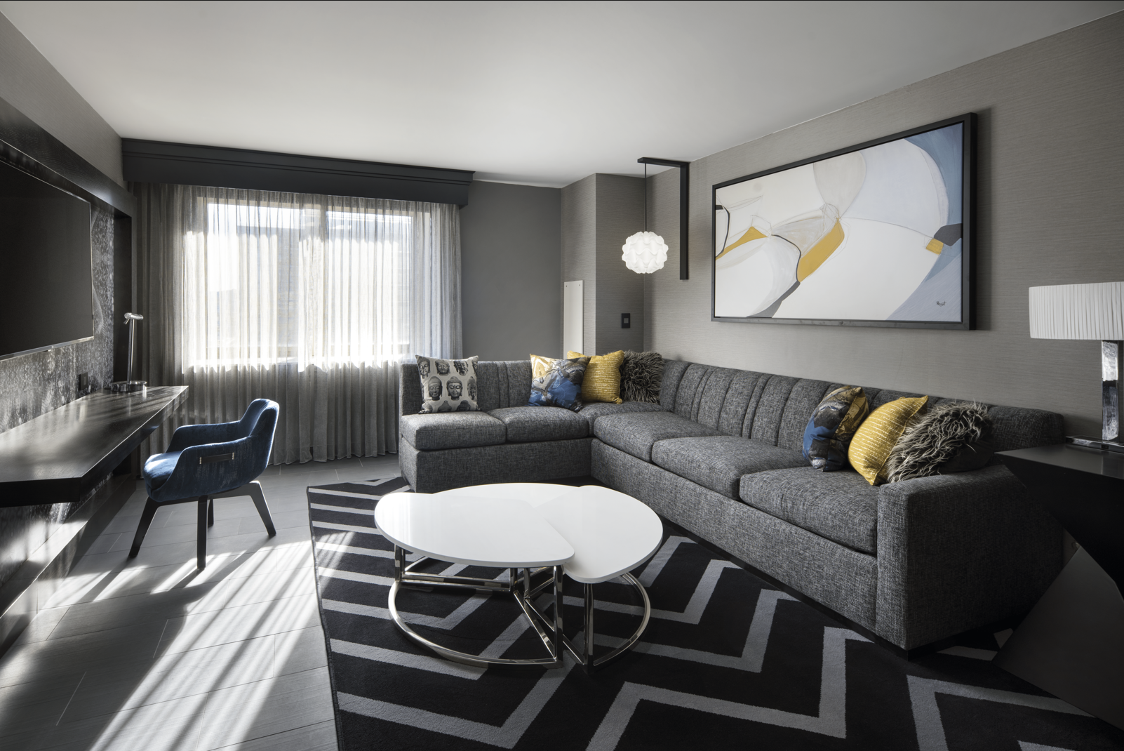 Clancy Chic Suite, 1 Bedroom 2 room Suite, 1 King, Sofa bed