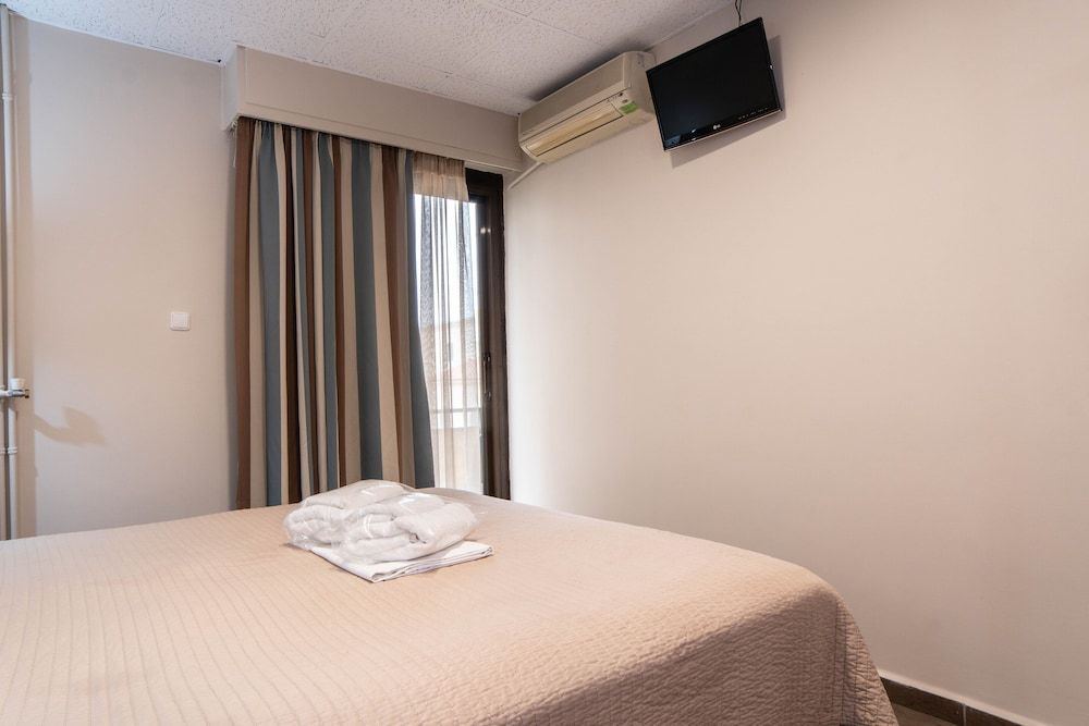 Anita Hotel Standard Double or Twin Room 13