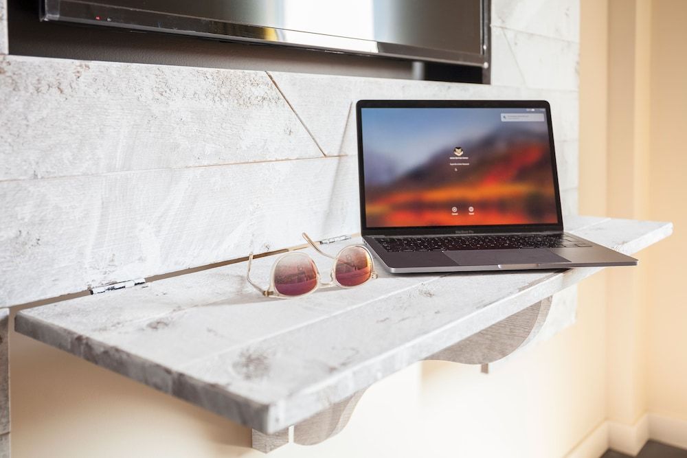 Bastardo Hostel Superior Double Room 5