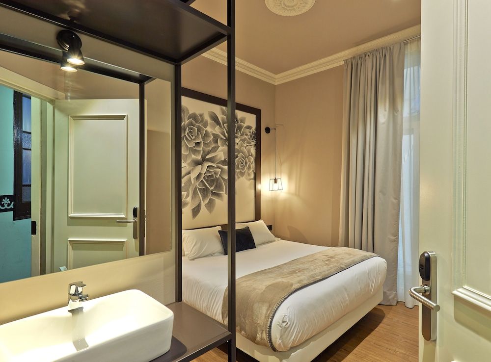 undefined Hostal Central Barcelona 4