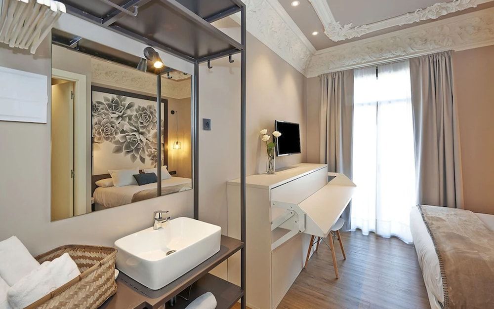 undefined Hostal Central Barcelona 2