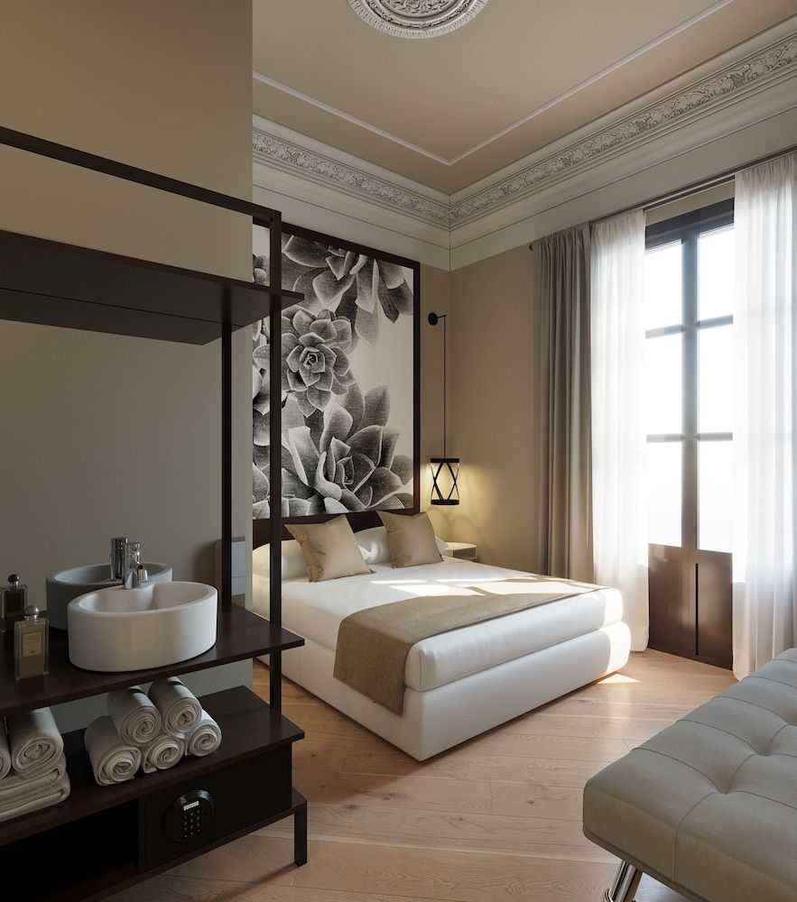 Hostal Central Barcelona Double Room (with extra bed)