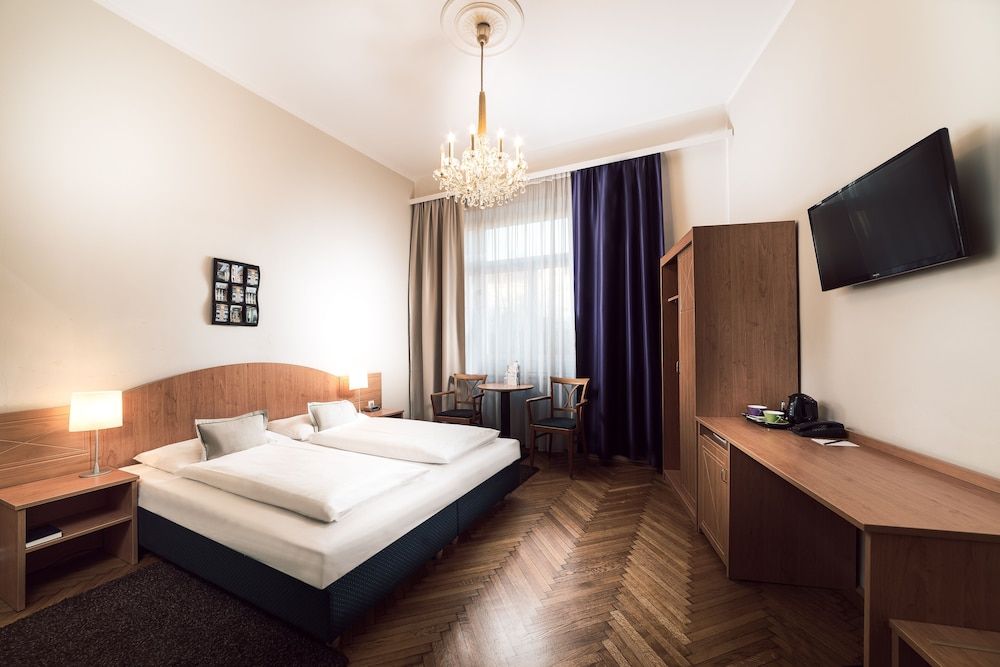 BoutiqueHOTEL Donauwalzer Classic Double Room 3