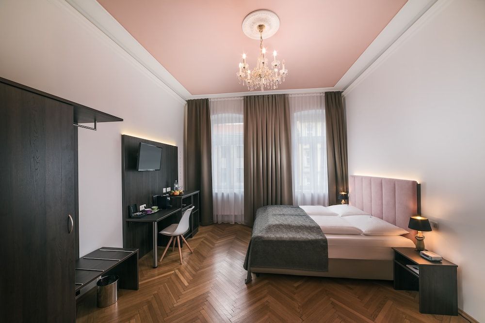 BoutiqueHOTEL Donauwalzer Classic Double Room 2