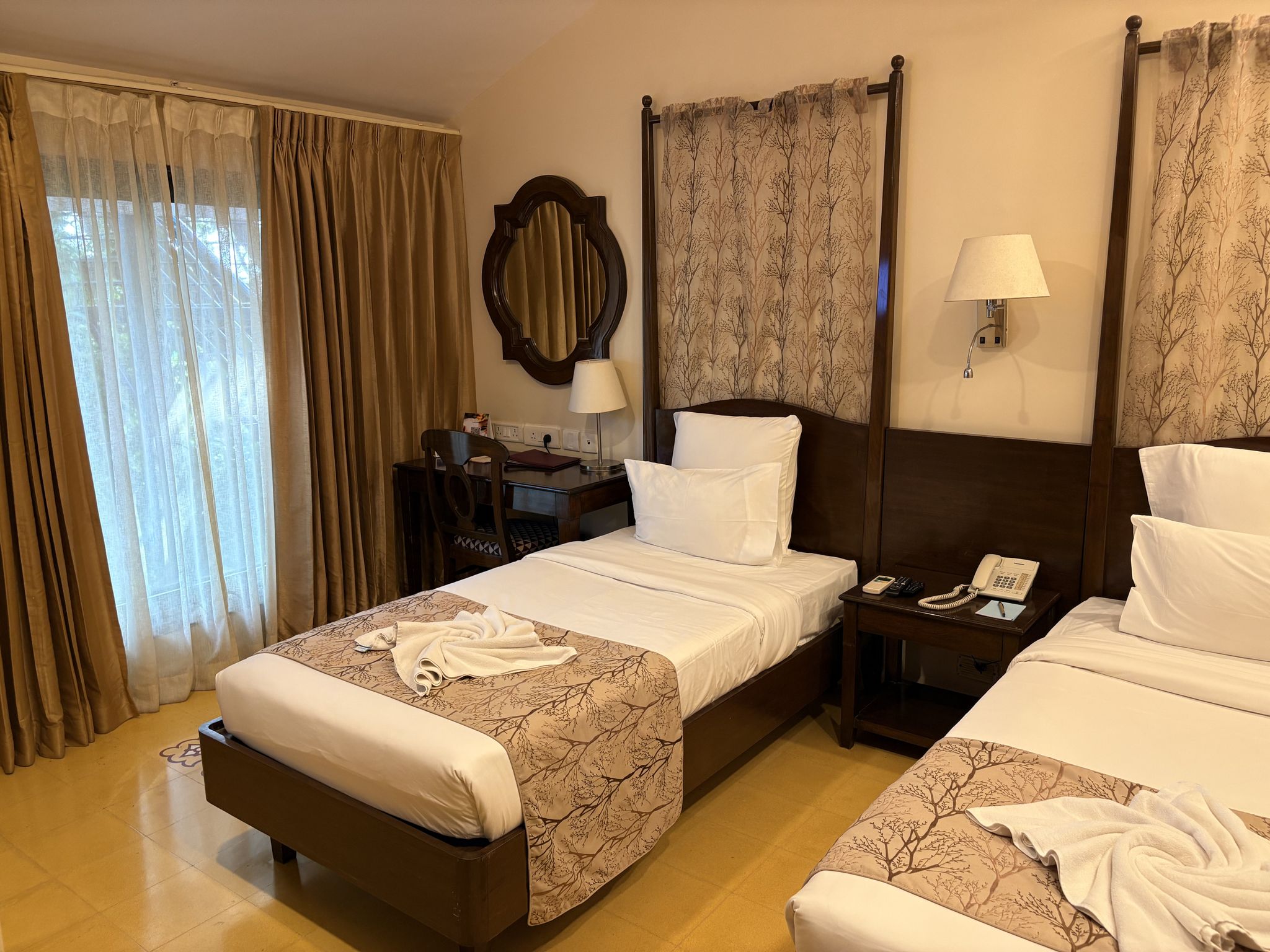 undefined The Crown Goa 10
