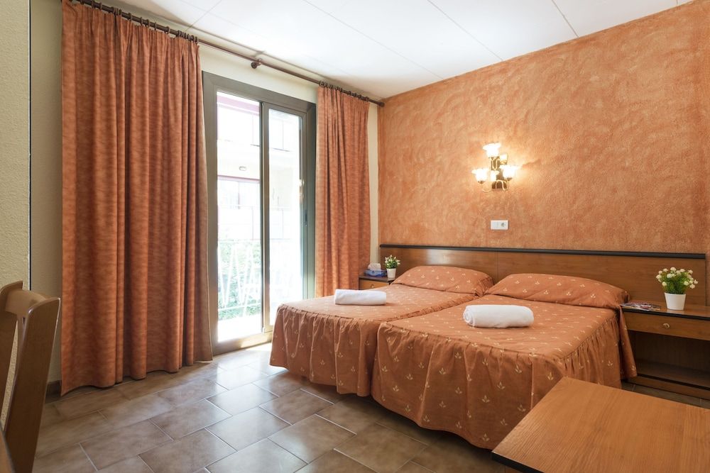 Marisol Hotel Deluxe Double Room, City View 5