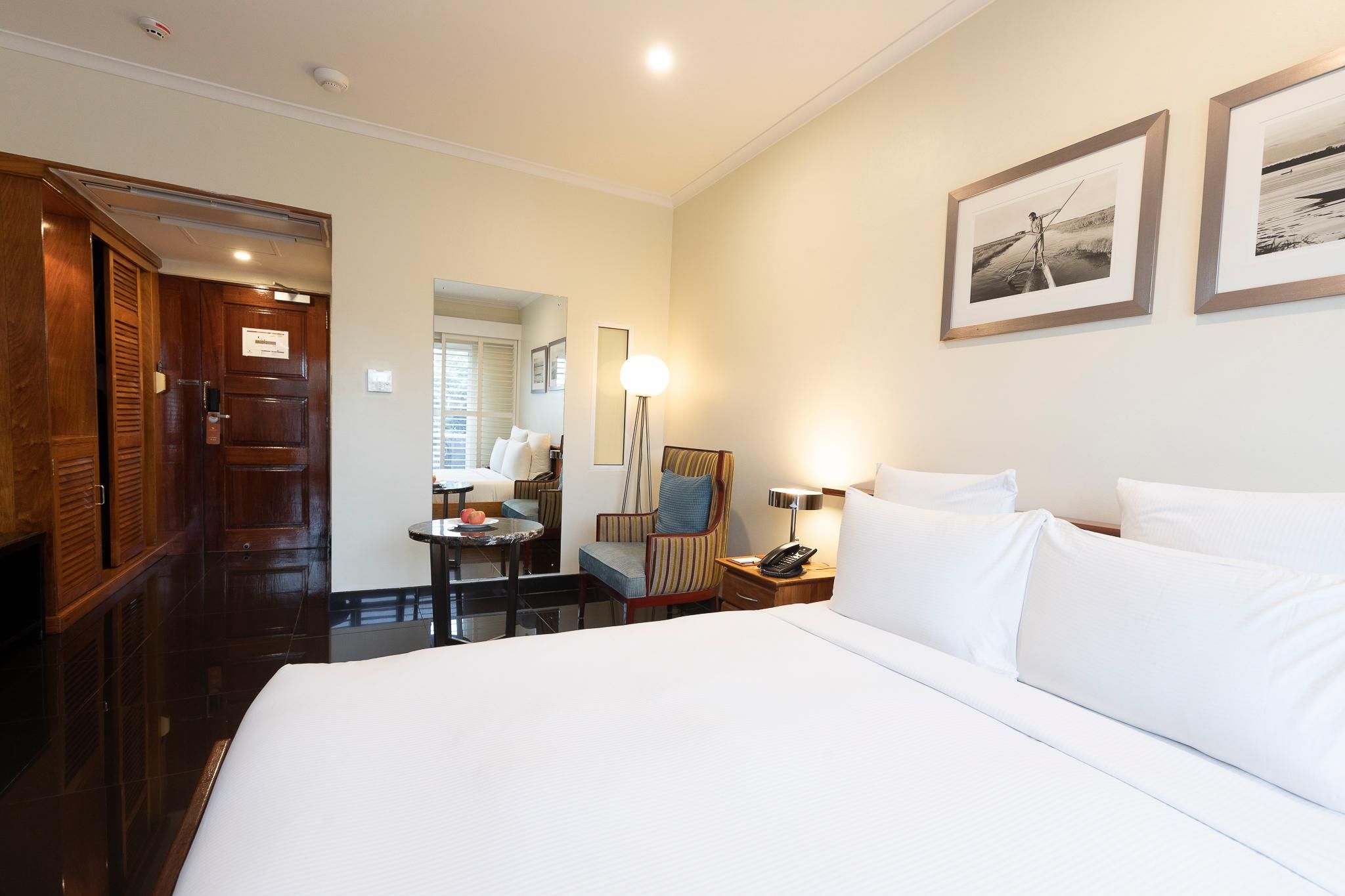 Fountain Wing Queen Room