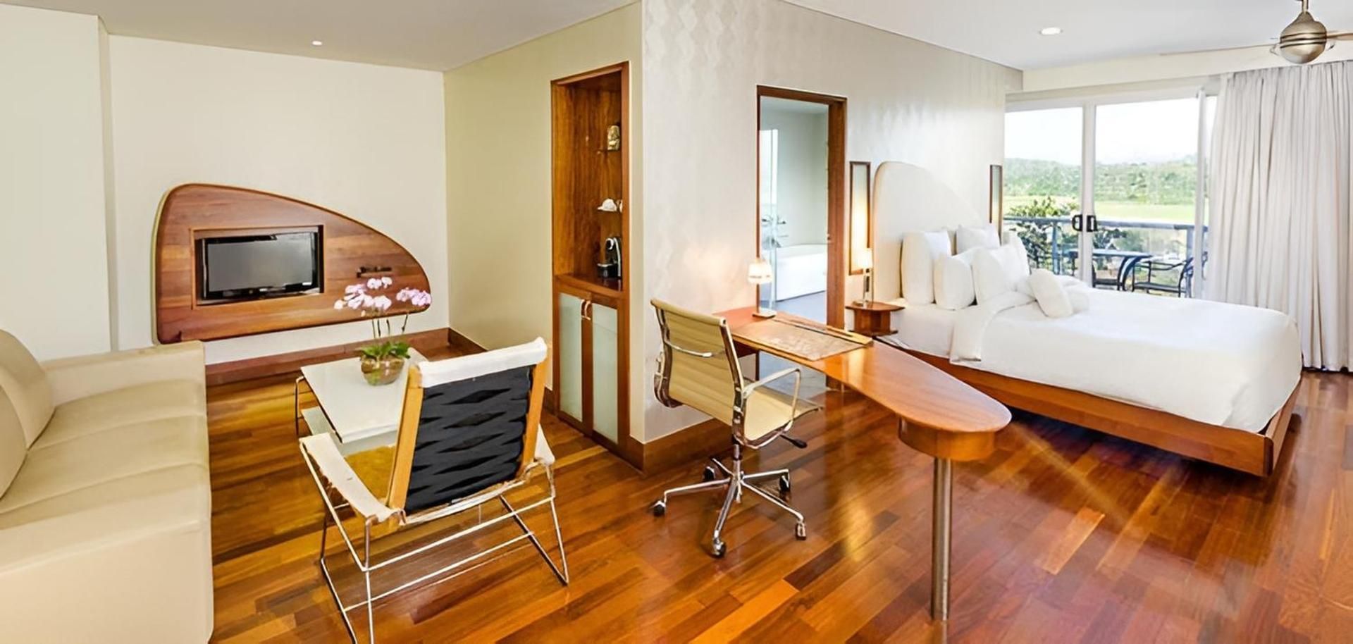 Dakota Wing Junior Suite