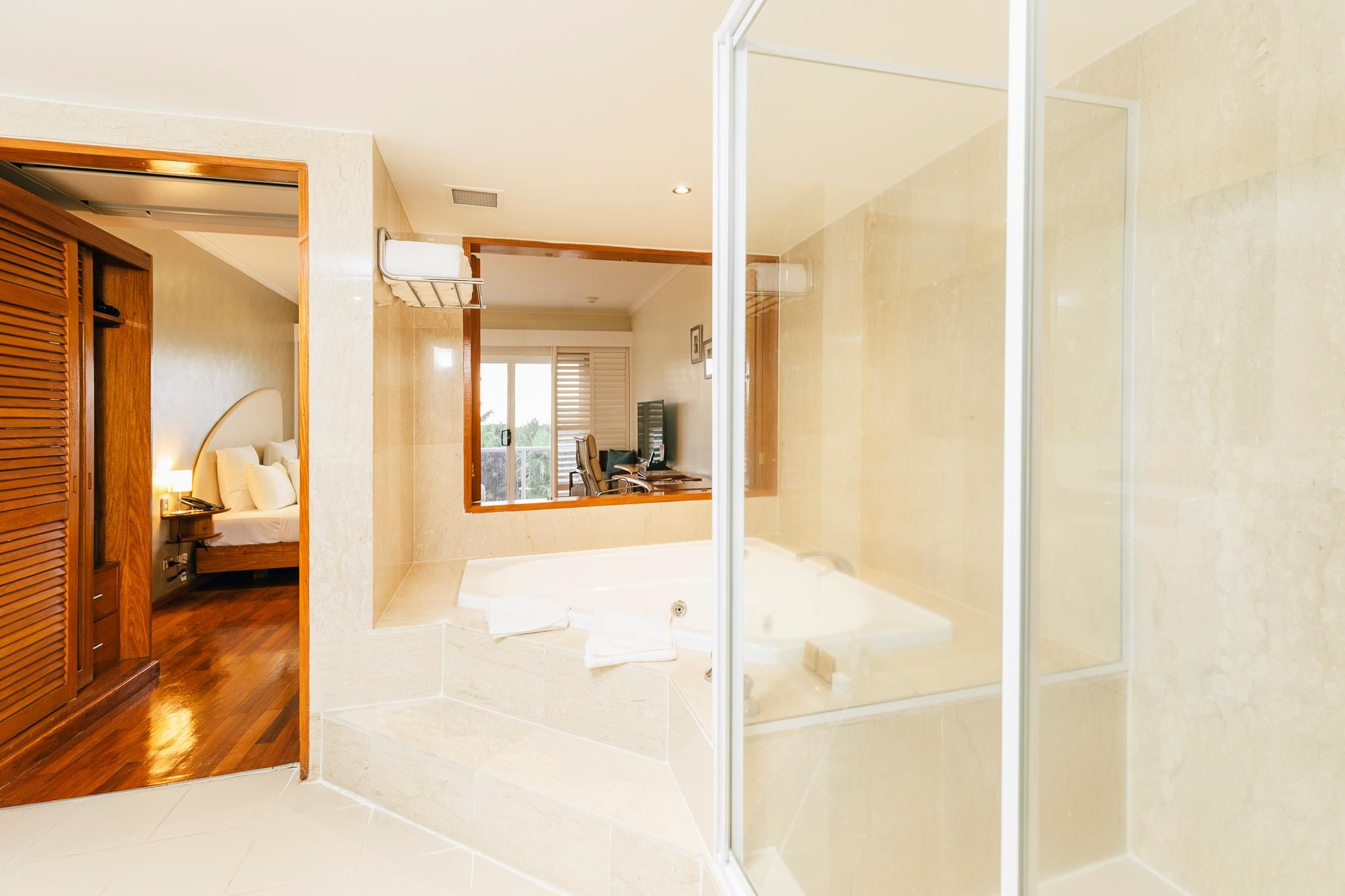 Fountain Wing Suite