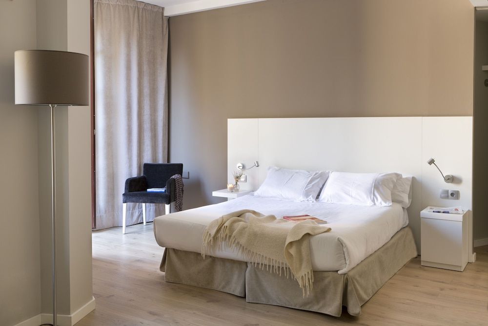 undefined Apartments Rambla 102 5