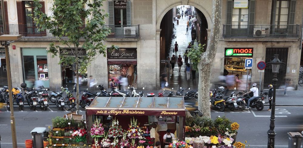 undefined Apartments Rambla 102 4