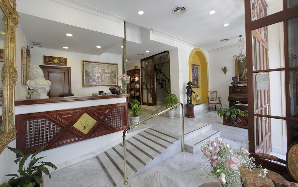 undefined Basic Hotel Puerta de Sevilla 4