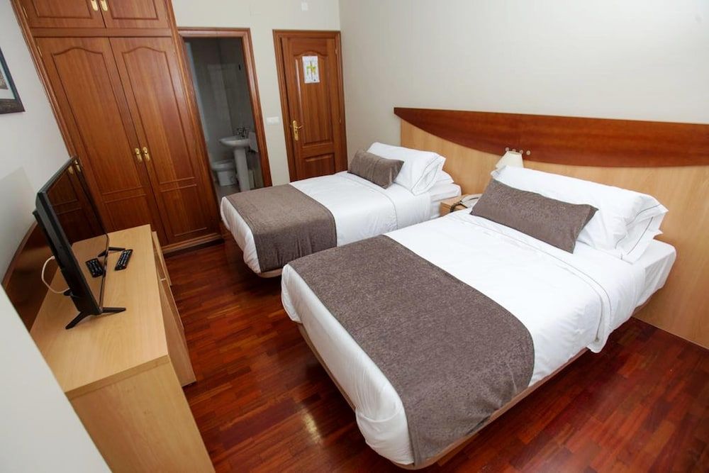 Hotel Real Ferrol Standard Twin Room 3