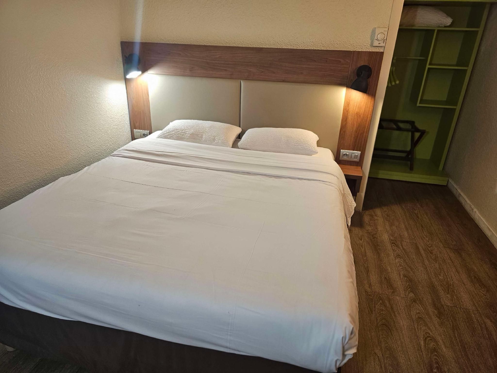 1 Double Bed