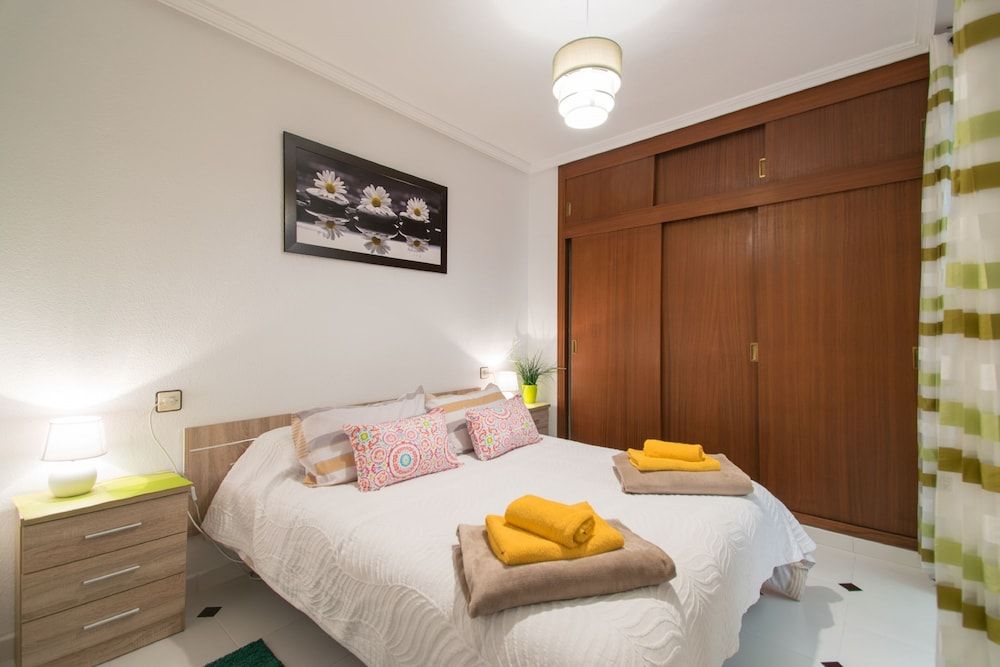 Design Apartment, 2 Bedrooms, Terrace, Beachside
