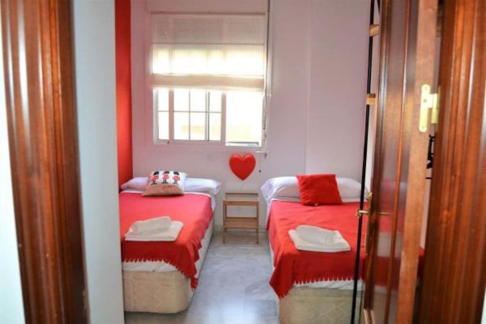 Family Apartment, 2 Bedrooms, City View (Green )